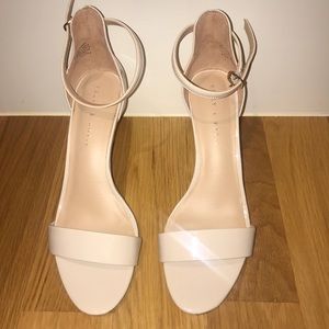 Kelly & Katie Sandal